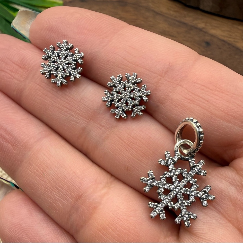 Pandora retired sterling silver Ale 925 Elegant Silver Snowflake Jewelry Set